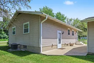 3604 Clinton Way, Jackson, MI 49201 - Photo 6