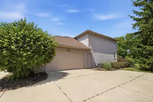 4197 Lake Forest Dr E, Ann Arbor, MI 48108 - Photo 54