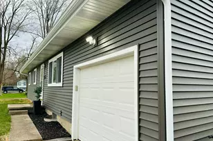 315 Pam Dr, Berrien Springs, MI 49103 - Photo 2