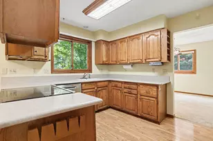 8455 Oakside St, Portage, MI 49002 - Photo 10