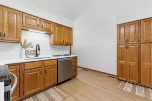5052 Green Meadow Rd, Kalamazoo, MI 49009 - Photo 8