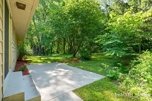 2894 Gulliford Dr SE, Lowell, MI 49331 - Photo 32