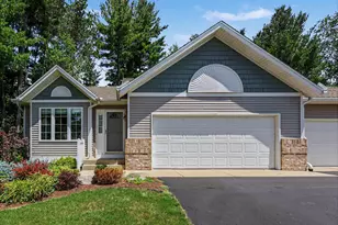 726 Glenvale Dr, Coopersville, MI 49404 - Photo 2