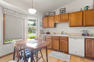2271 Southgate Dr SE, Kentwood, MI 49508 - Photo 8