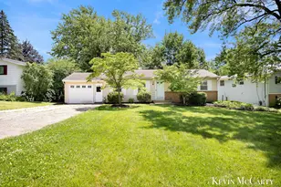 2722 Vassar Dr SE, Grand Rapids, MI 49506 - Photo 2