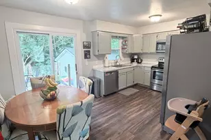 1382 Stanwood Dr NW, Grand Rapids, MI 49534 - Photo 8