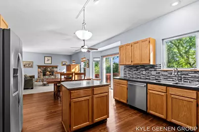 10887 Thornberry Way, Zeeland, MI 49464 - Photo 2