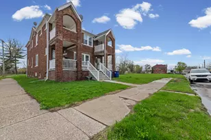 13496 Hazelridge St, Detroit, MI 48205 - Photo 2