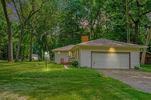 71323 Merle St, Edwardsburg, MI 49112 - Photo 2