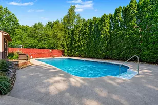 1393 Desmond St, Saint Joseph, MI 49085 - Photo 2
