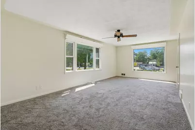 110 E Summit Street, Greenville, MI 48838 - Photo 10