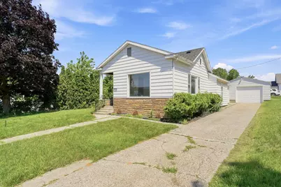 110 E Summit Street, Greenville, MI 48838 - Photo 2