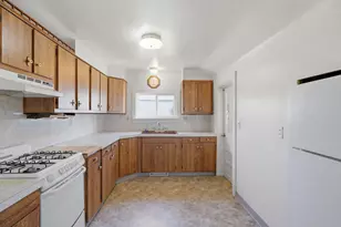 110 E Summit St, Greenville, MI 48838 - Photo 16