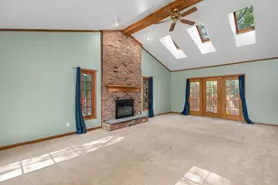 37731 W Meadowhill Dr, Northville, MI 48167 - Photo 4