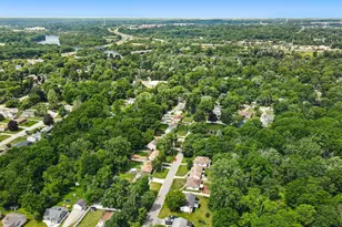 721 Parkway Dr NE, Grand Rapids, MI 49525 - Photo 2