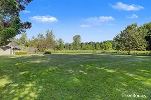 8925 Shaner Ave NE, Rockford, MI 49341 - Photo 10