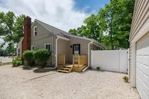 1516 Romence Rd, Portage, MI 49024 - Photo 2