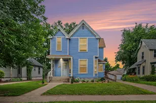 711 Paris Ave SE, Grand Rapids, MI 49503 - Photo 1