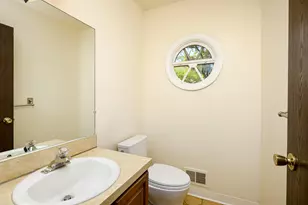 45692 Holmes Dr, Canton, MI 48187 - Photo 8