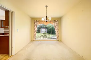 45692 Holmes Dr, Canton, MI 48187 - Photo 12