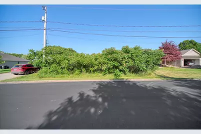 107 Cannes Drive, Brooklyn, MI 49230 - Photo 4