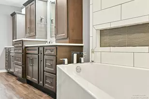 2331 Wilshire Dr SE, East Grand Rapids, MI 49506 - Photo 32