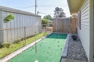 210 Maplecrest St, Sturgis, MI 49091 - Photo 4