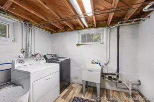 368 E 24th St, Holland, MI 49423 - Photo 18