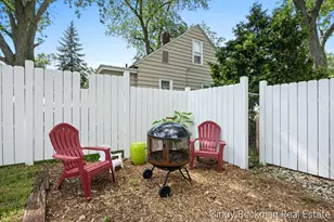 368 E 24th St, Holland, MI 49423 - Photo 24