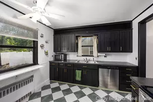 368 E 24th St, Holland, MI 49423 - Photo 10