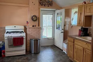 645 State St, Adrian, MI 49221 - Photo 4