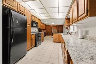 5537 Dennis St, Stevensville, MI 49127 - Photo 10