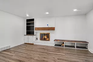 8229 Mellowwood Dr, Jenison, MI 49428 - Photo 12
