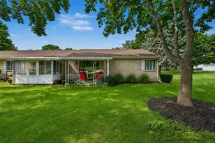 5705 Leisure S Dr SE, Grand Rapids, MI 49548 - Photo 2