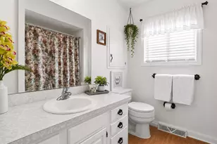 5705 Leisure S Dr SE, Grand Rapids, MI 49548 - Photo 18