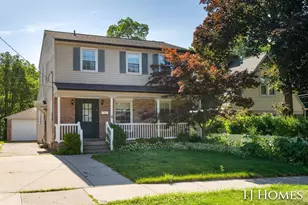 8 Wallinwood Ave NE, Grand Rapids, MI 49503 - Photo 1