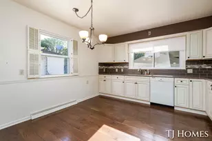 8 Wallinwood Ave NE, Grand Rapids, MI 49503 - Photo 18