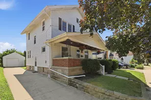 1356 Emerald Ave NE, Grand Rapids, MI 49505 - Photo 2