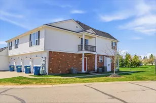 1304 Riversedge Dr, Saline, MI 48176 - Photo 2