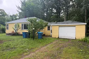 15326 Pine St, Grand Haven, MI 49417 - Photo 2