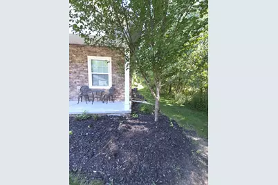 418 W Ellen Street, Fenton, MI 48430 - Photo 2