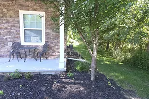 418 W Ellen St, Fenton, MI 48430 - Photo 2