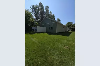 418 W Ellen Street, Fenton, MI 48430 - Photo 8