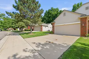 2598 Woodcliff Trail, Hartland, MI 48353 - Photo 36