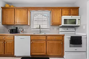 284 Highlake Ave, Ann Arbor, MI 48103 - Photo 16