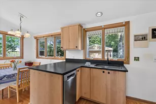2710 Hampshire Rd, Ann Arbor, MI 48104 - Photo 12