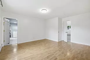 8885 Cardwell St, Livonia, MI 48150 - Photo 12