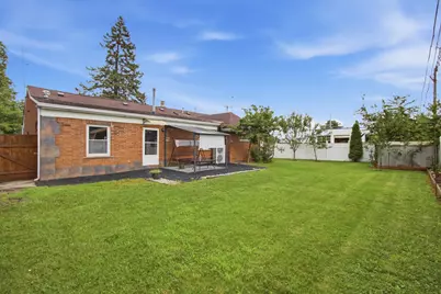8885 Cardwell Street, Livonia, MI 48150 - Photo 16