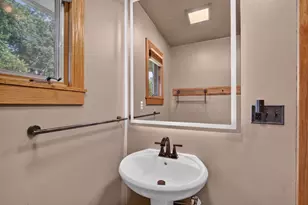 815 Kennedy St, Jackson, MI 49202 - Photo 44