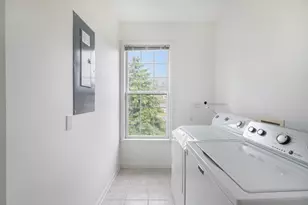 2925 N Knightsbridge Cir, Ann Arbor, MI 48105 - Photo 32